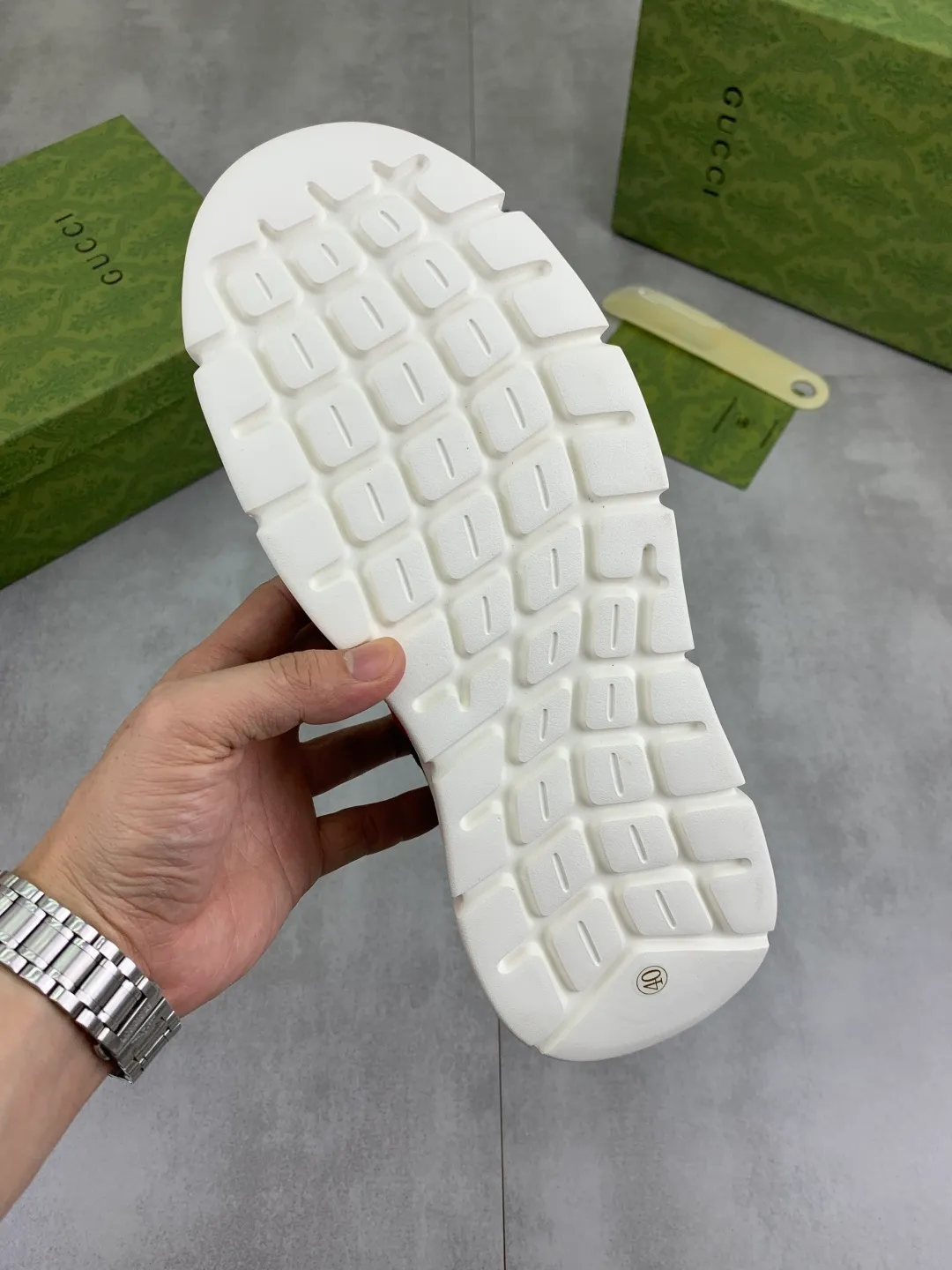Men's shoes 💰P400💰[New style]🆘 The latest model from Gucci GUCCI official website🎁Classic casual and fashionable men's shoes👟Best model💥The style is simple and elegant, exclusive for trendy men. Unique official website latest brand elements👑Gucci original decoration, fashionable and generous, original soft calfskin fabric➕Comfortable soft first-layer pigskin lining ✅The official website specifies wear-resistant casual outsole, the classic model is photographed in real life🎬Color: 2️⃣colors available😍Number of codes: 38-44